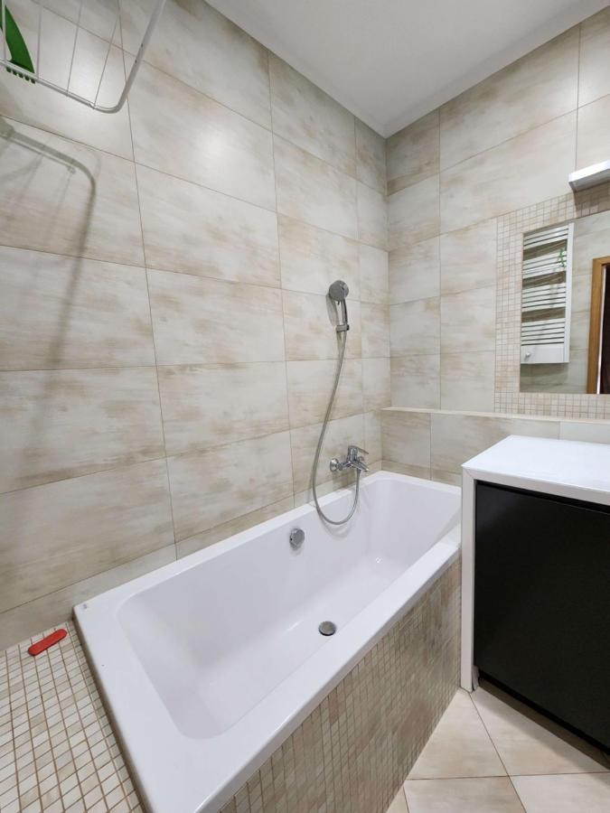Nadmorski Dwor Modern Apartment Gdansk Bagian luar foto